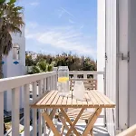 New Spacious With Balcony In The Heart Of * Náusza