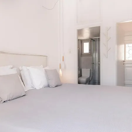 New Spacious With Balcony In The Heart Of דירה נאוסה