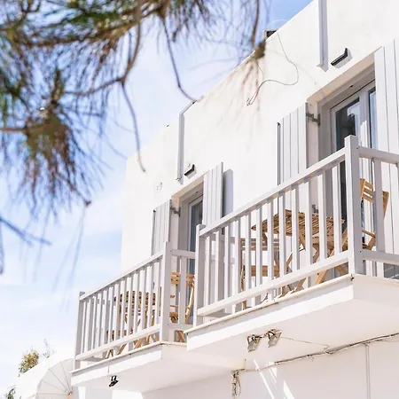 New Spacious With Balcony In The Heart Of Naoussa