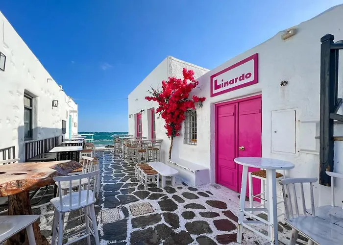 New Spacious With Balcony In The Heart Of * 나오우사